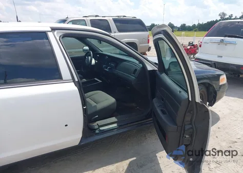 2009 Ford Crown Victoria Police Interceptor z USA, uszkodzony, nr VIN 2FAHP71V69X141094